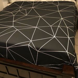 Modern Black and White Geometric Pattern Duvet Cover